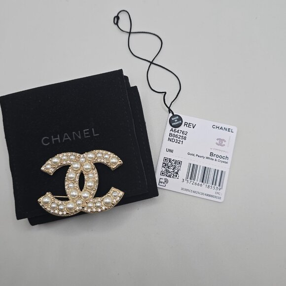Chanel Gold Pearly White and Crystal Brooch - Picture 8 of 9